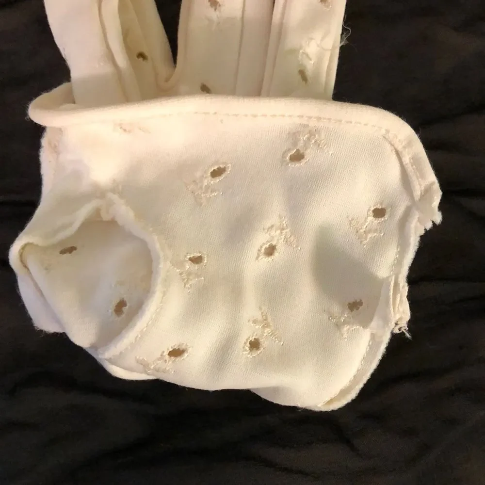 Vintage Off White Ladies Gloves Floral Embroidery